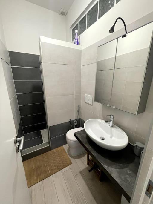 Domus Art Suites Merulana Рим Екстериор снимка
